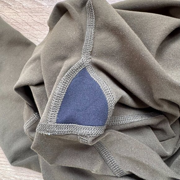 Alo Airlift Set 7/8 Leggings Intrigue Bra Top Green - Picture 7 of 8